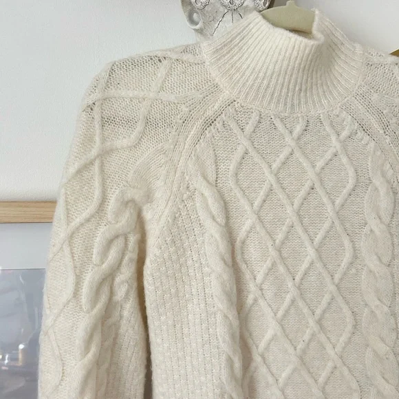 A&F Cozy Cable Knit Sweater - Cream XS - Picture 2 of 5